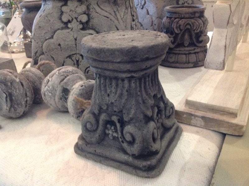 Stoer & sober kandelaar beton ornament voor stompkaars VdlM, Overige materialen, Nieuw, Ophalen of Verzenden, 14 cm