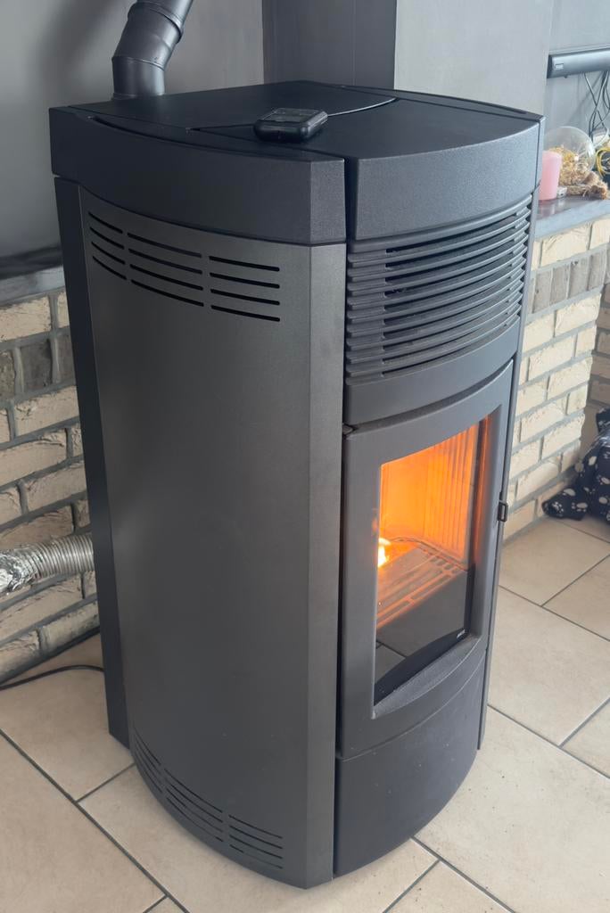 Pelletkachel MCZ MUSA 2.0 Comfort Air 12 kW met Kanalisatie, Ophalen, Zo goed als nieuw, Overige brandstoffen, Pelletkachel