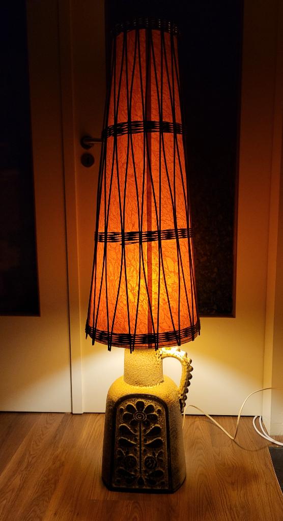 Vloerlamp Carstens Tonnieshof West-Duitsland fatlava jaren70, Ophalen