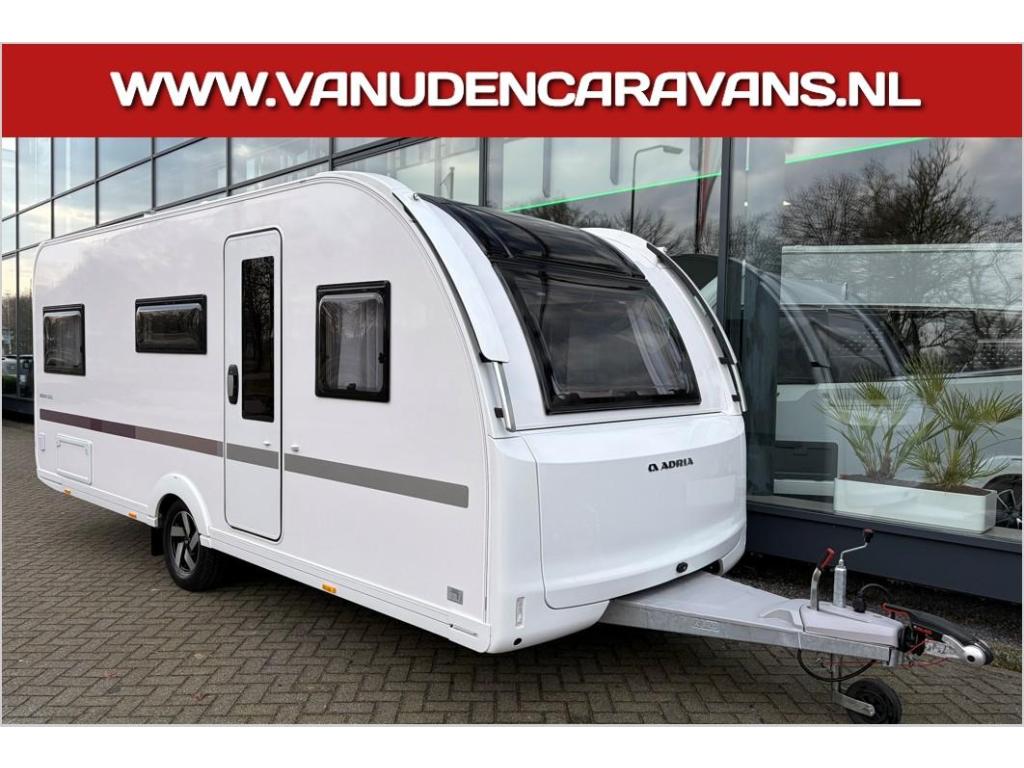 Adria Adora 532 UL | ENKELE BEDDEN!!, Caravans en Kamperen, Caravans, Rondzit, Schokbreker, Bedrijf, Adria