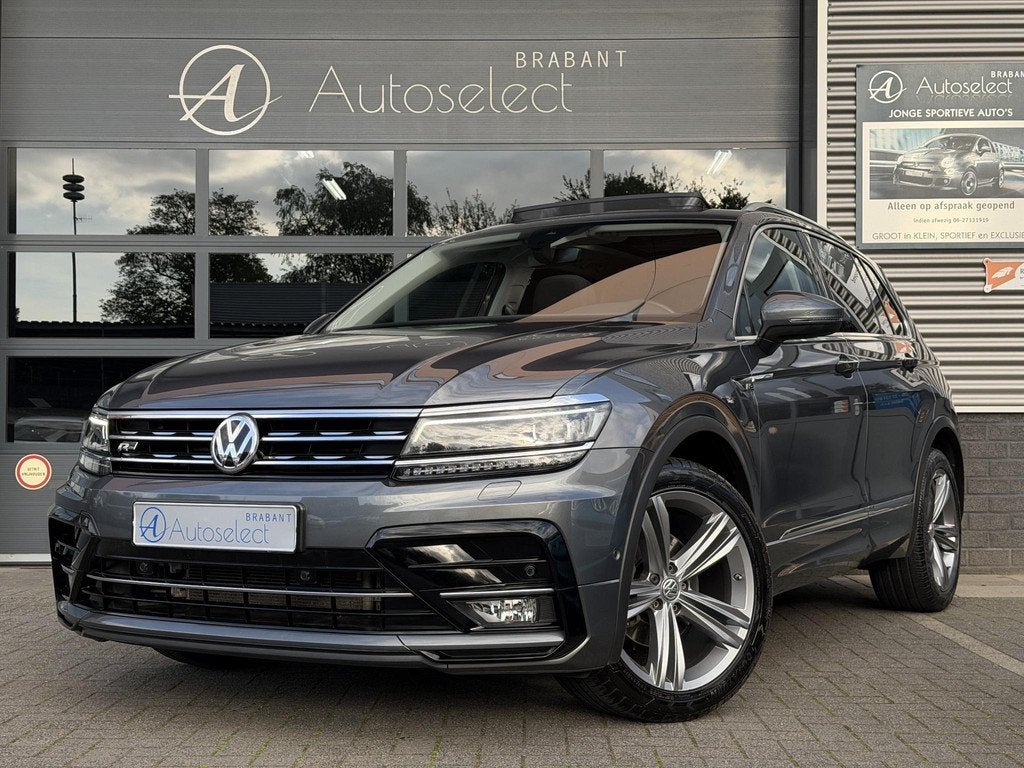Volkswagen Tiguan 1.5 TSI ACT R-Line Pano | Camera | Dealer, Stof, 150 pk, SUV of Terreinwagen, 5 stoelen