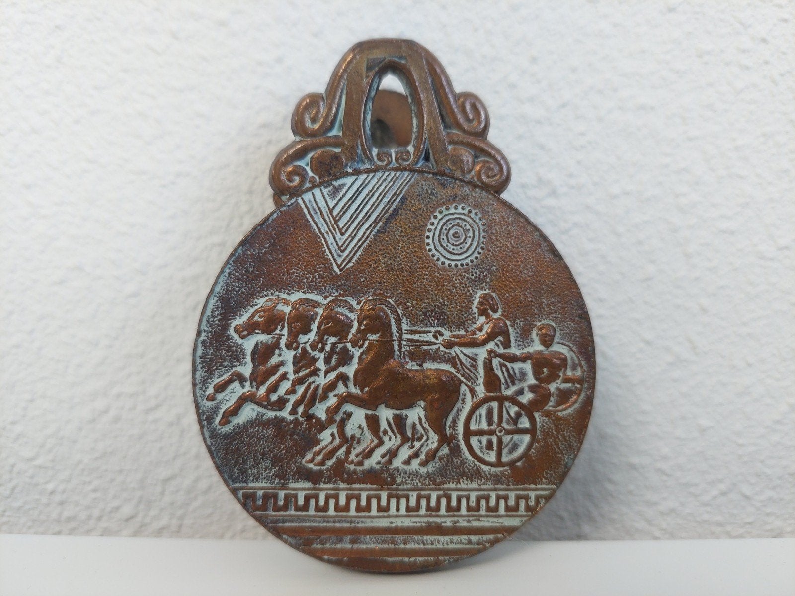 Vintage dubbelzijdige bronzen paperclip uit Griekenland., Verzamelen, Ophalen of Verzenden, Gebruikt, Overige onderwerpen
