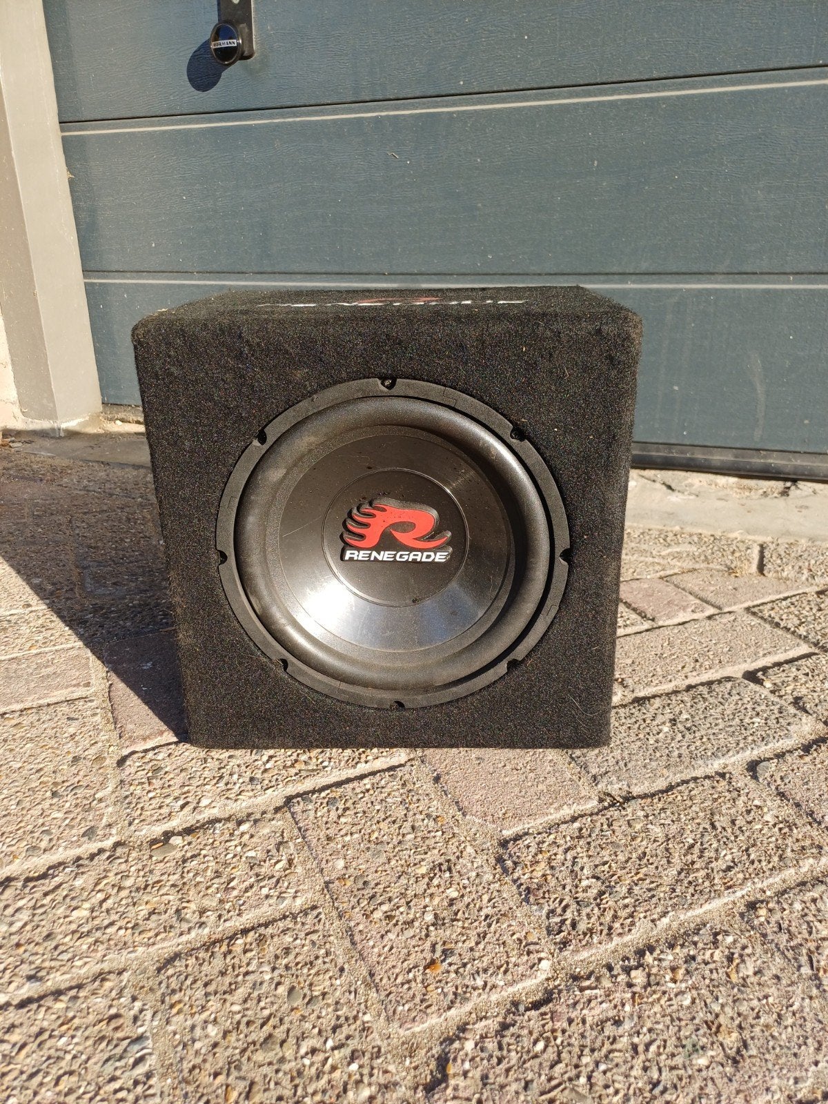 Renegade Subwoofer - Krachtige Bass voor in de Auto, Auto diversen, Ophalen, Gebruikt