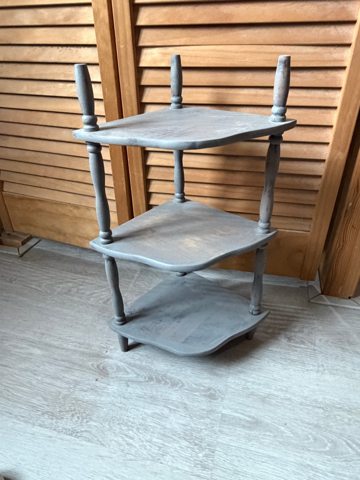 Vintage houten etagère - Grijs, Huis en Inrichting, Ophalen of Verzenden, Gebruikt, Etagère, Hout
