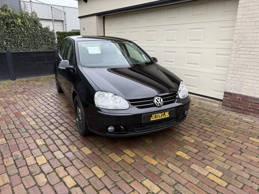 Volkswagen Golf Lim. Tour (bj 2008), Gebruikt, 4 cilinders, Zwart, Bedrijf