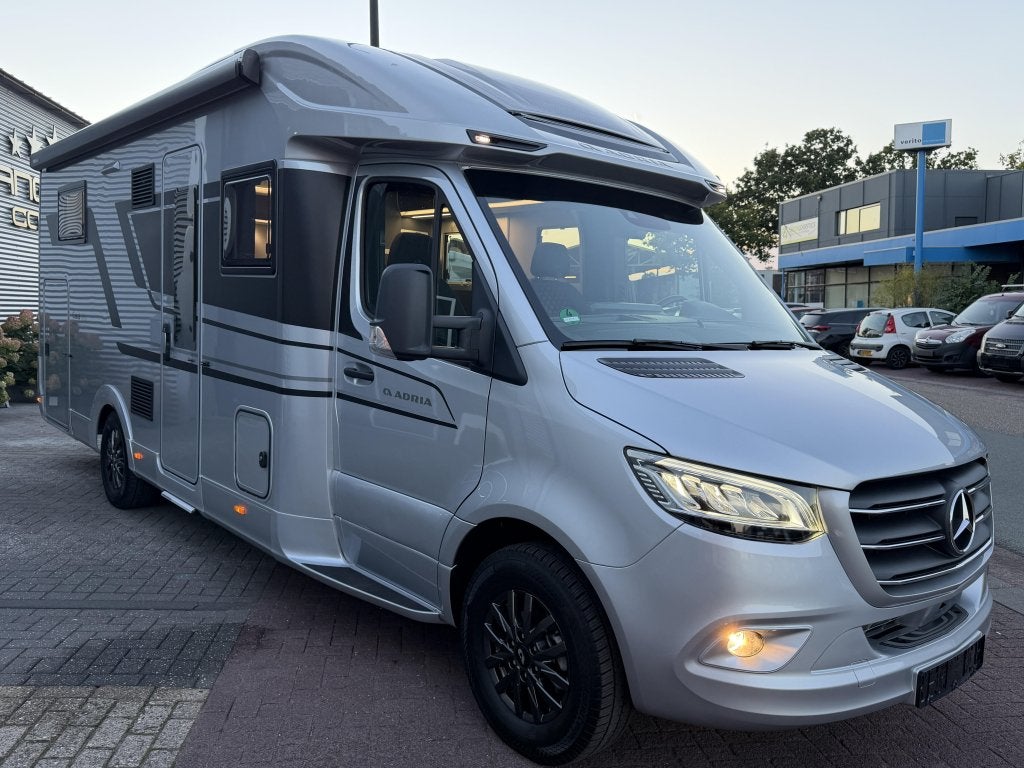 Adria Coral MB SUPREME 670 DL MERCEDES- LENGTE BEDDEN, 7 tot 8 meter, Bedrijf, Diesel, Tot en met 3