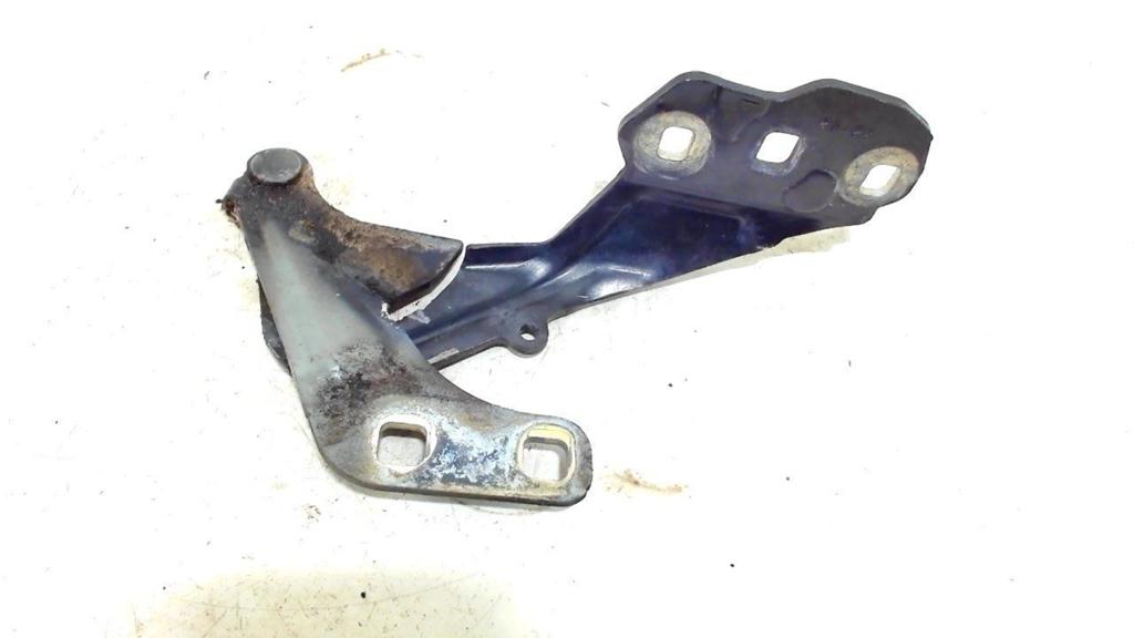 Motorkapscharnier links Ford Mondeo, Auto-onderdelen, Carrosserie en Plaatwerk, Onderdelen@venauto.nl, Van der Ven Autorecycling B.V.