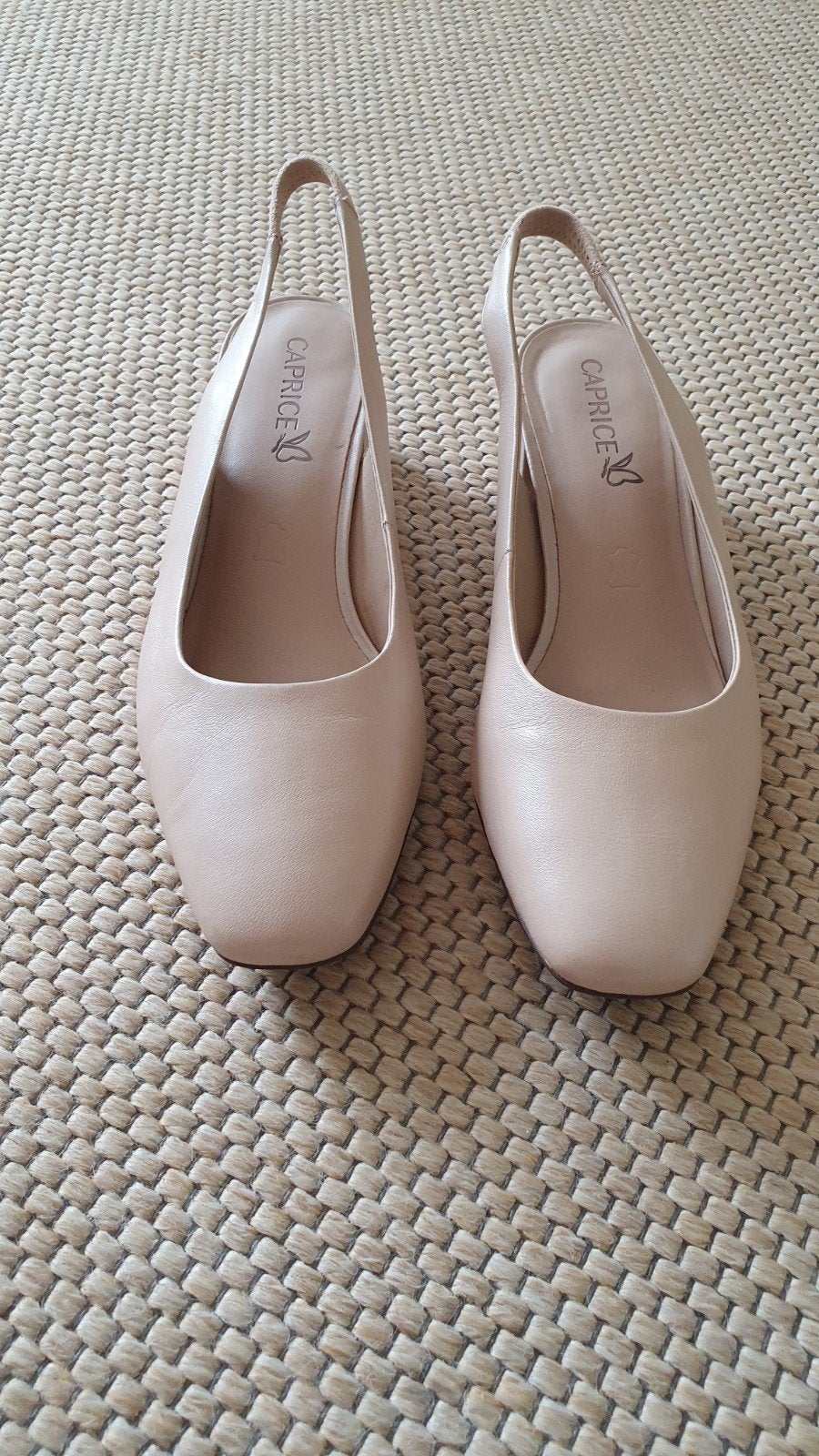 caprice 39 nude beige slingback, Kleding | Dames, Trouwkleding en Trouwaccessoires, Ophalen of Verzenden, Zo goed als nieuw, Beige