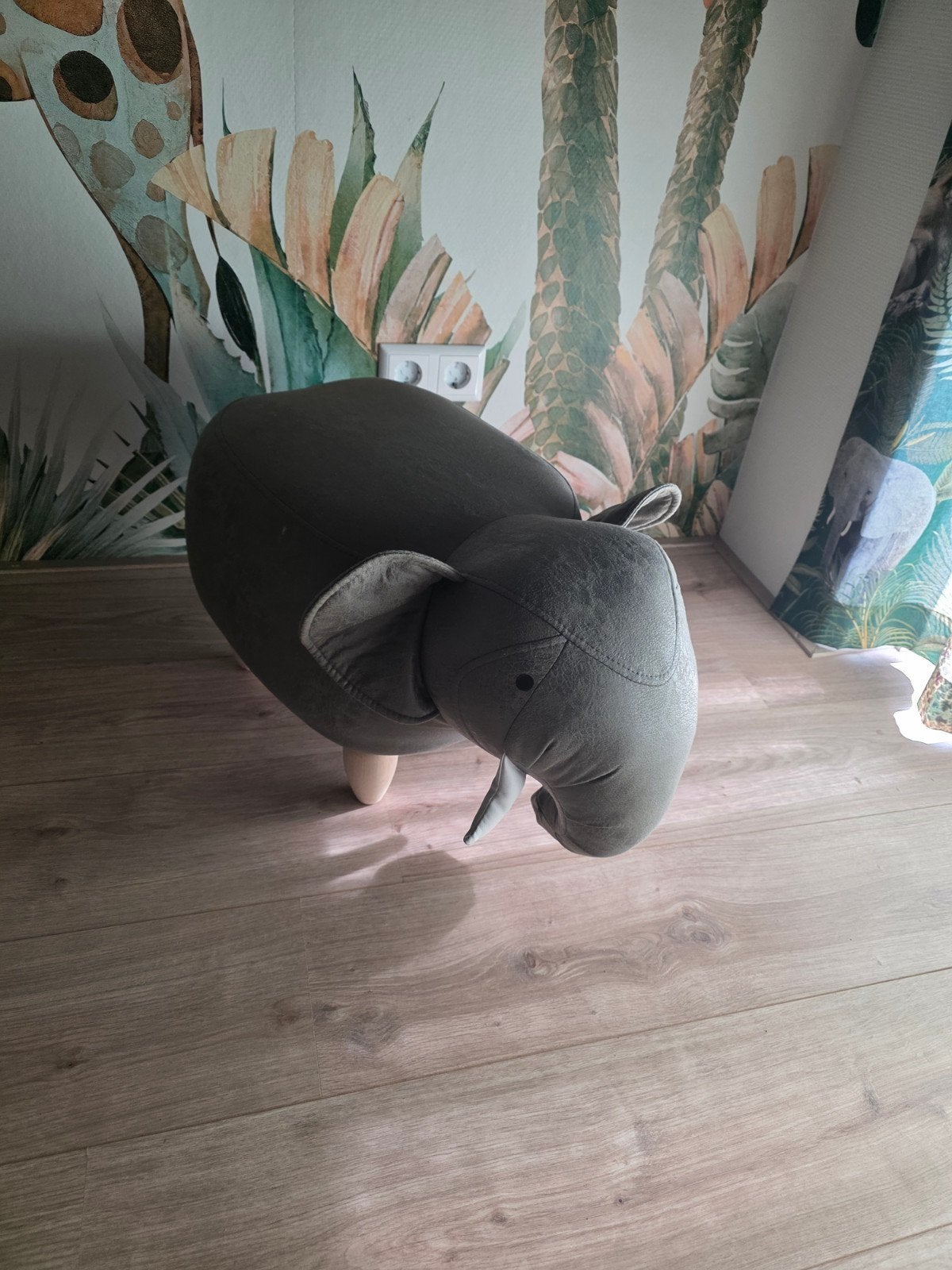 Leuke olifanten poef voor de kinderkamer, Ophalen, Minder dan 50 cm, Zo goed als nieuw, Kinderlijk, Speels, Dieren