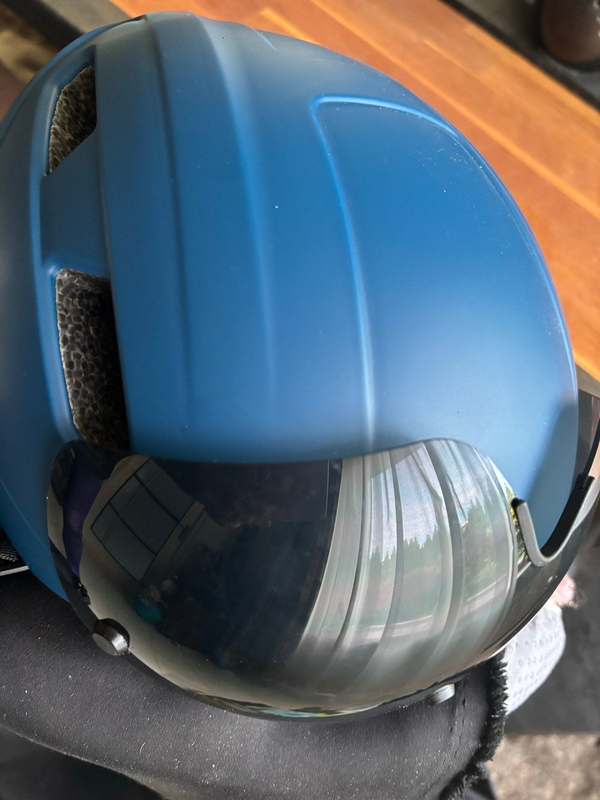 Foto 2 van GOOFF  speed pedelec helm met vizier en achterlicht - Blauw