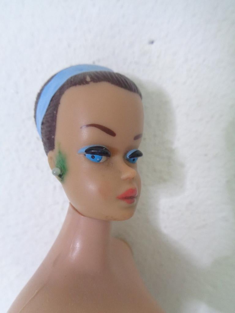 Oude barbie,….. ( Fotonr V63), Verzamelen, Poppen, Ophalen of Verzenden, Gebruikt, Pop