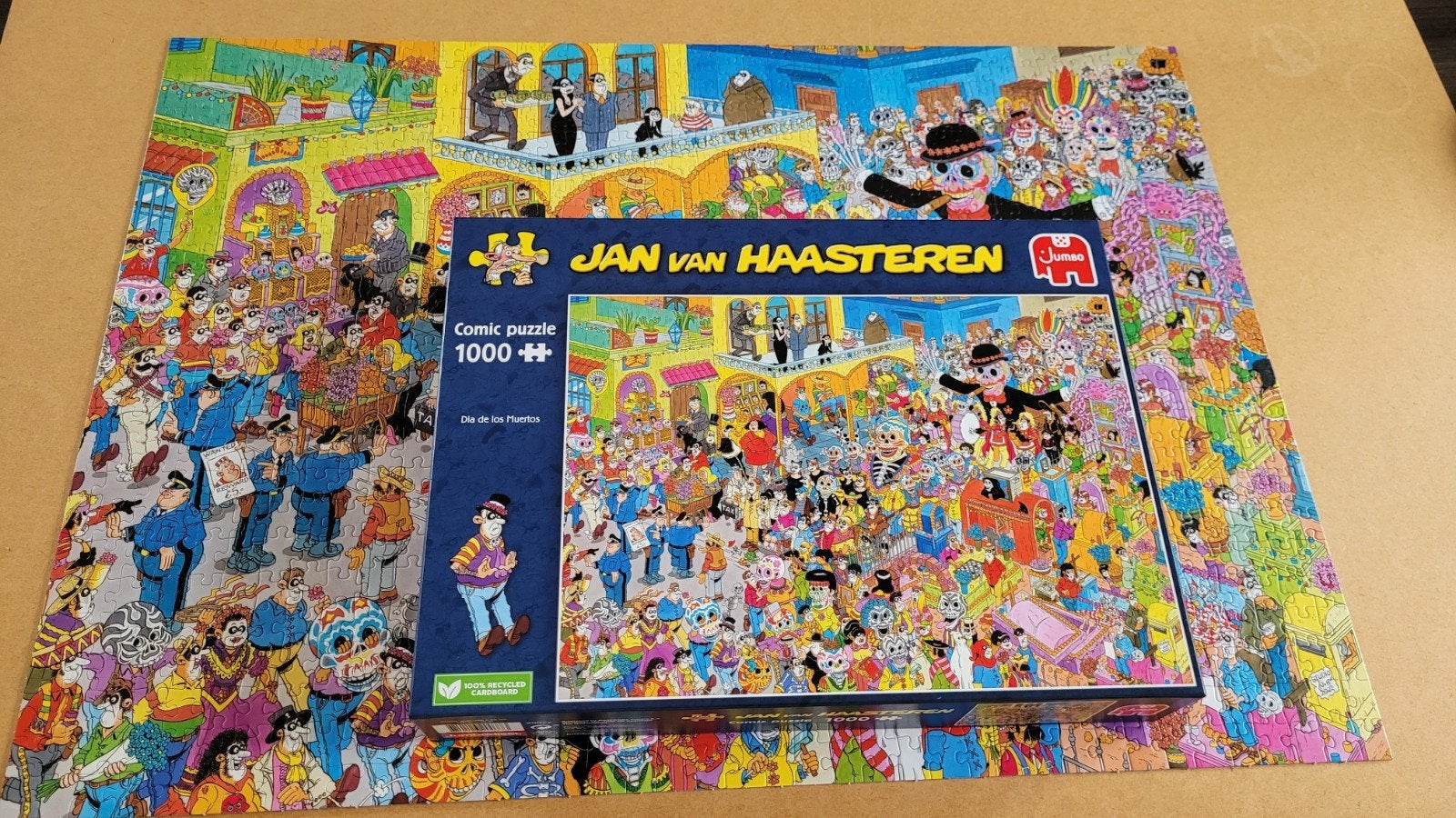 Jan van Haasteren Dia de los Muertos en bij de kapper  1000, Ophalen of Verzenden, 500 t/m 1500 stukjes, Zo goed als nieuw, Legpuzzel