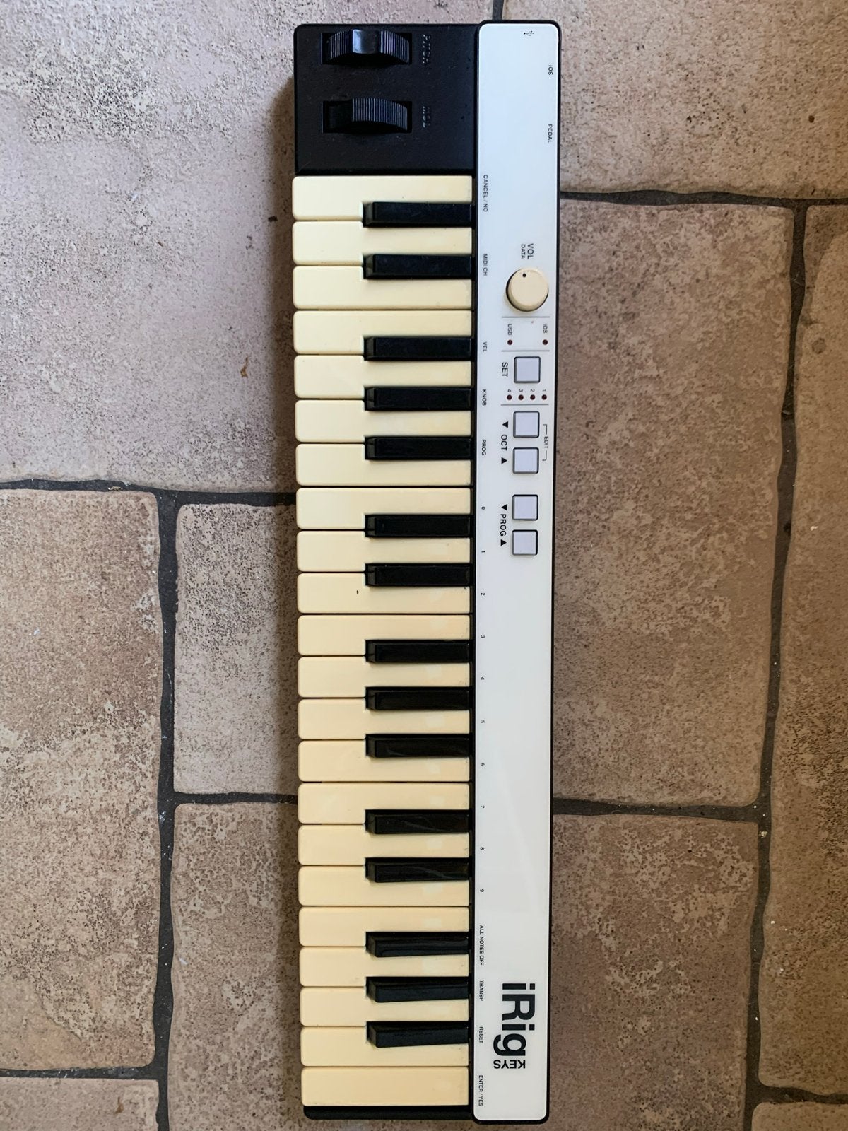 IK Multimedia iRig Keys 37 MIDI Keyboard Controller, Overige merken, Zo goed als nieuw, Aanslaggevoelig, Overige aantallen