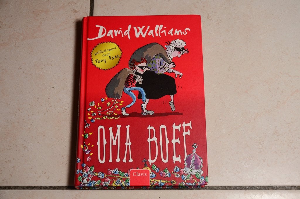Oma Boef / David Walliams      , Ophalen of Verzenden, Zo goed als nieuw, Fictie algemeen