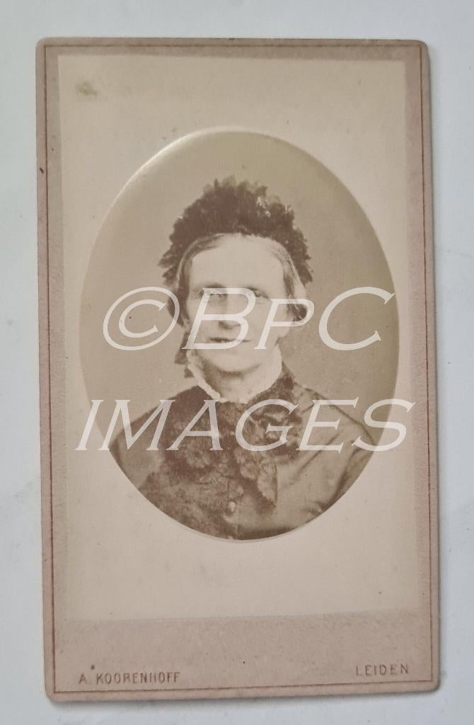 Cdv Cornelia Anna van Vloten 1870's Leiden, Gebruikt, Verzenden, Foto, Voor 1940