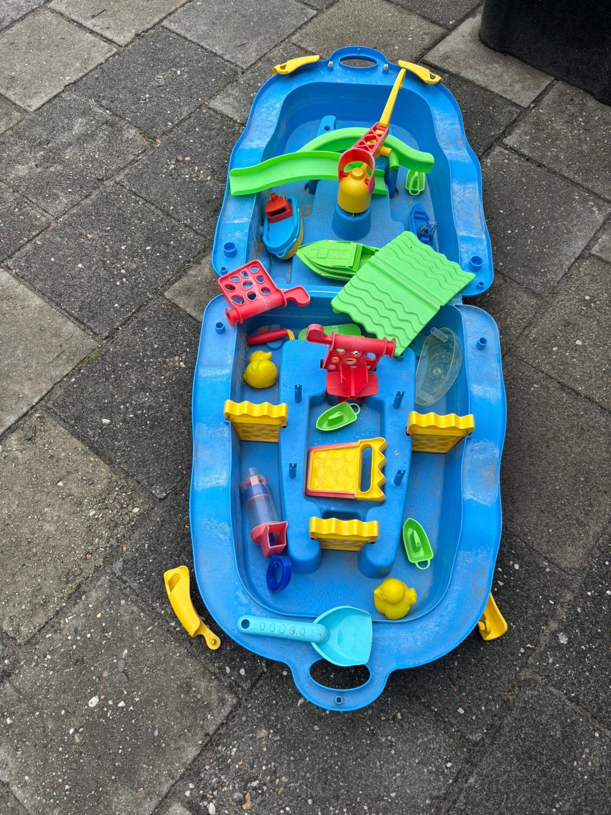 Waterplay voor kleintjes in trolly spelen met water 15 euro, Ophalen of Verzenden, Zo goed als nieuw