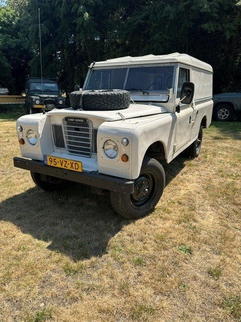 Land Rover 109 series 3 1982, Trekhaak, Zwart, 4 cilinders, 61 pk