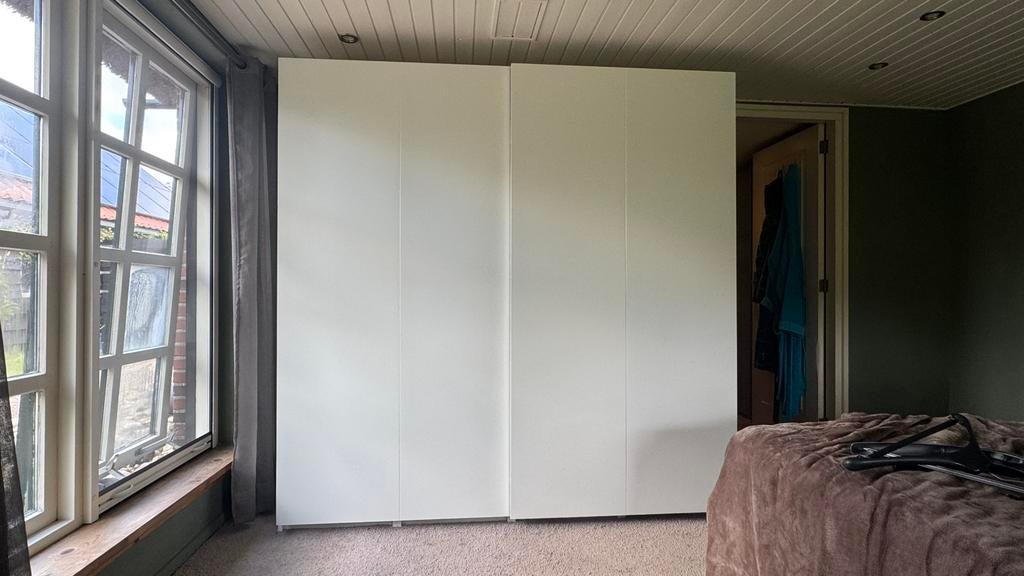 Kledingkast wit met schuifdeuren (2x2 meter), Huis en Inrichting, Kasten | Roldeurkasten en Archiefkasten, Ophalen, Gebruikt, 200 cm of meer