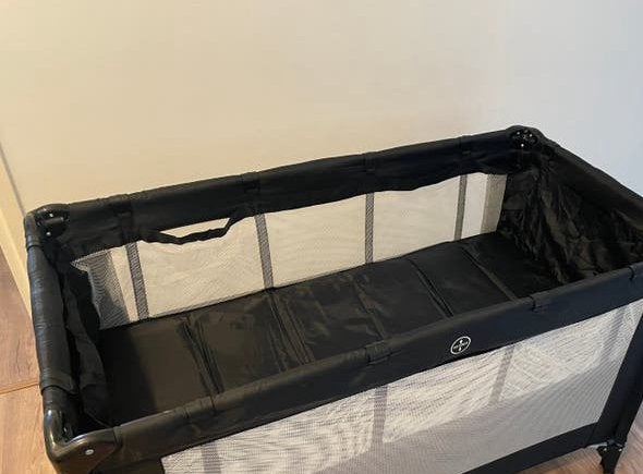Campingbedje met extra matrasje, Kinderen en Baby's, Ophalen, Zo goed als nieuw, Reisbedje