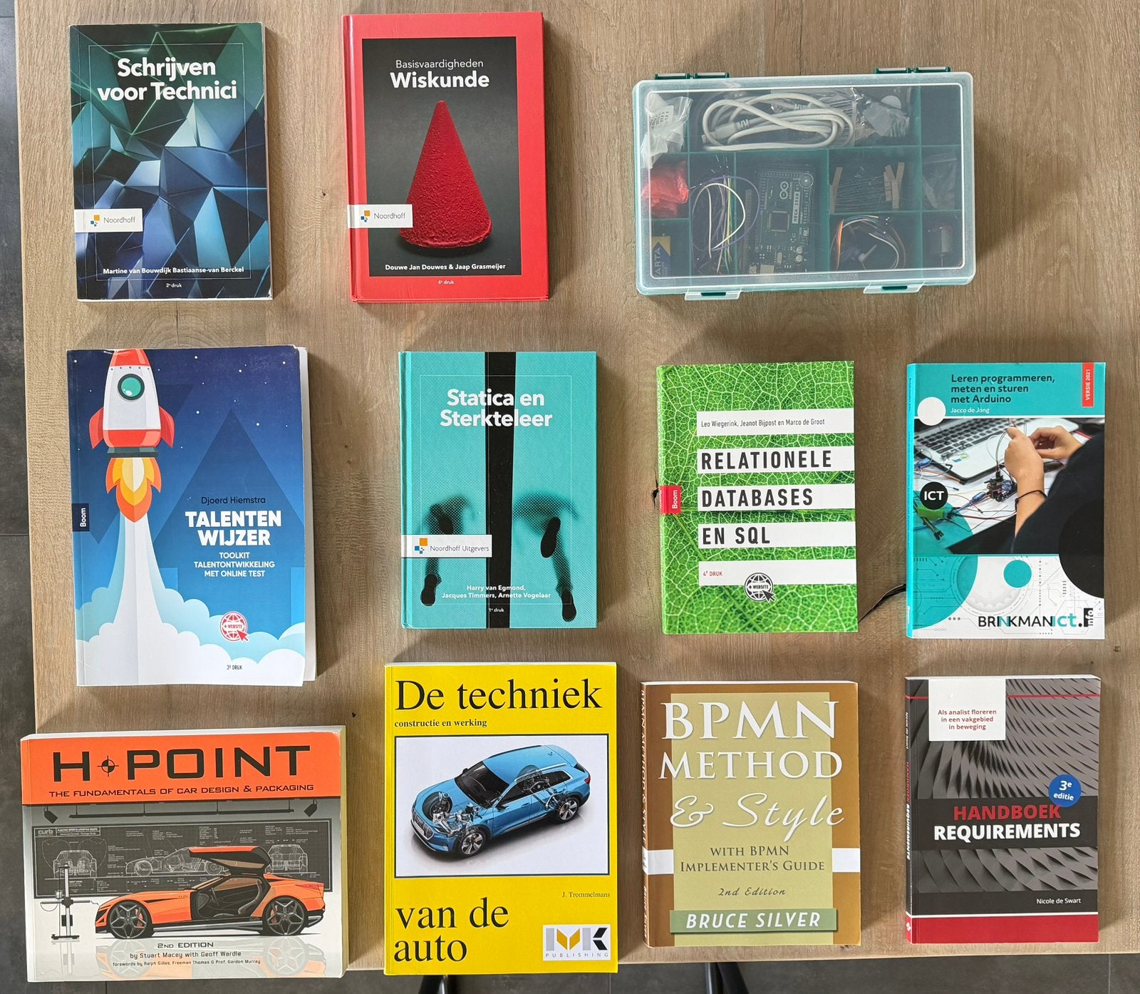 Boekenpakket en Arduino kit HBO Automotive, Boeken, Studieboeken en Cursussen, Ophalen of Verzenden, Beta, Zo goed als nieuw, HBO
