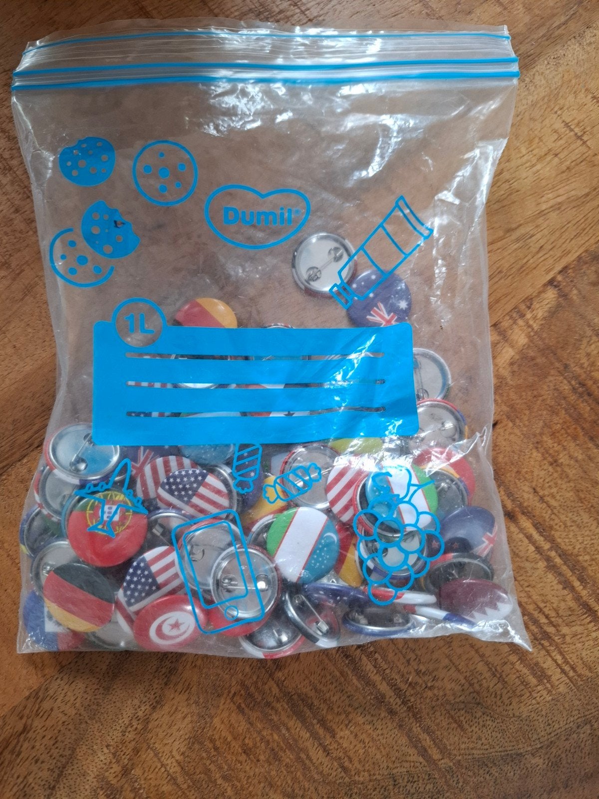 Dekamarkt WK buttons!, Dekamarkt, Ophalen