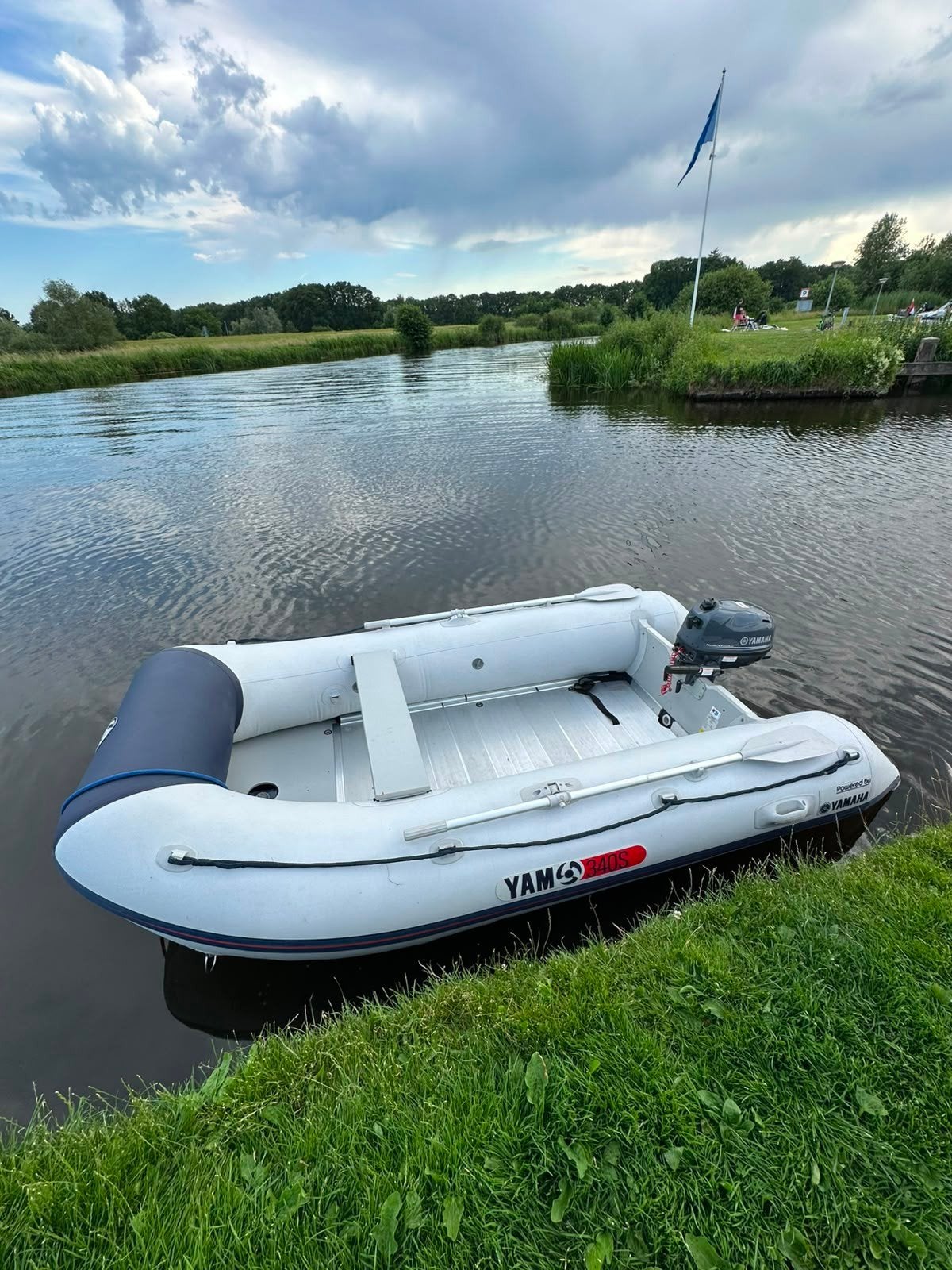 Yam 340S rubberboot met Yamaha 4pk bbm en Kalf strandtrailer, Ophalen, Aluminium, 4 pk, Yam