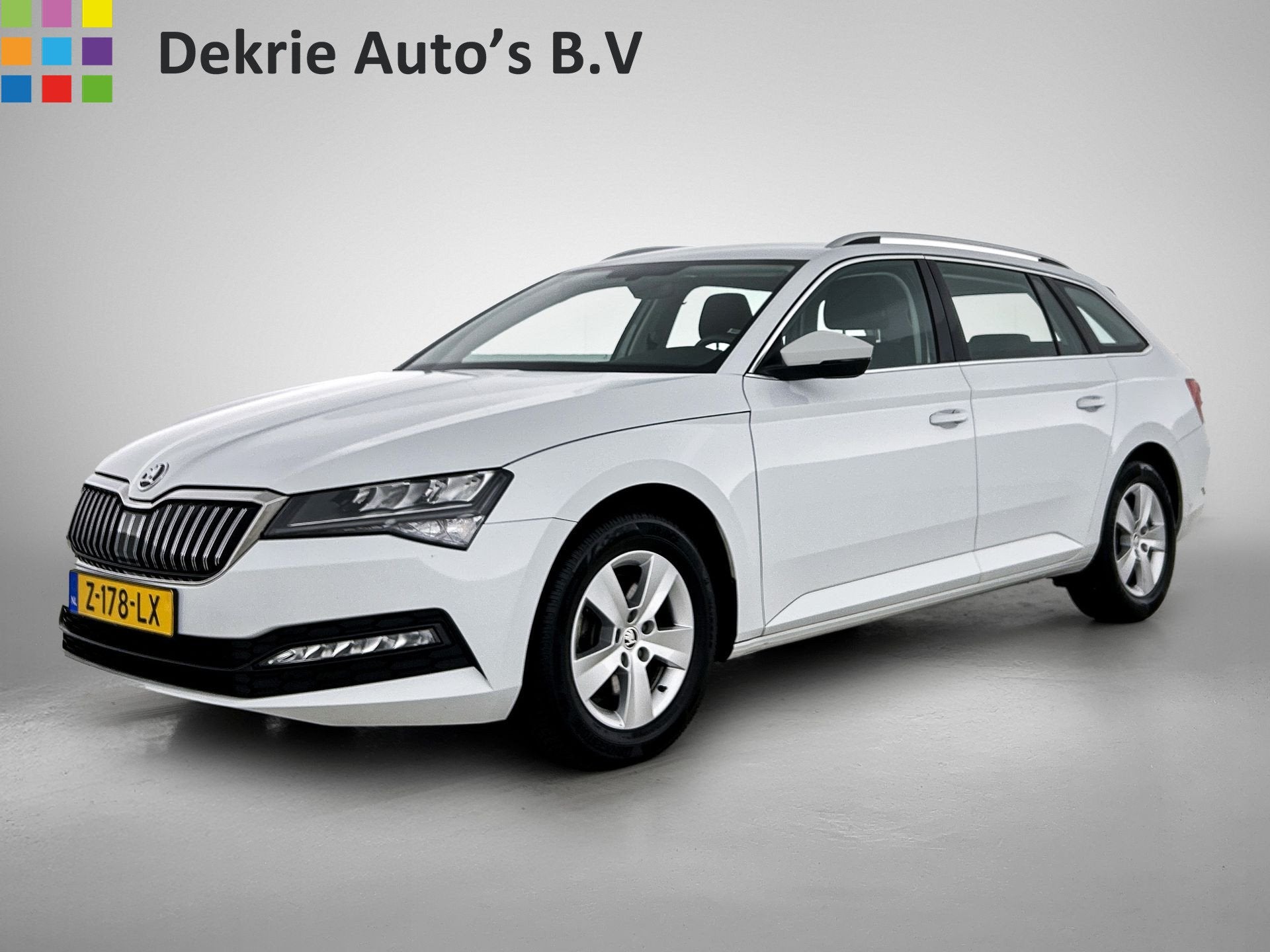 Skoda Superb Combi 1.5 TSI 150PK Automaat Business Edition /, Auto's, Dealer onderhouden, Stof, 4 cilinders, 150 pk