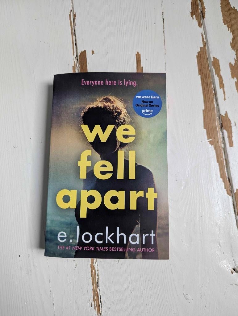 Boek We Fell Apart, Ophalen of Verzenden, Gelezen, E. Lockhart