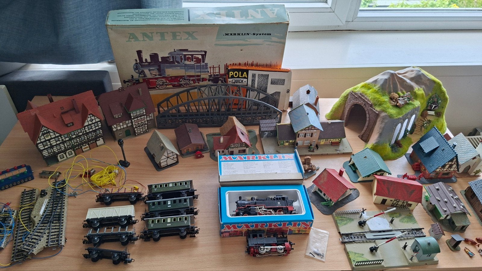 Grote Märklin H0 Treinset met Locomotieven, Wagons, Rails, Ophalen, Wisselstroom, Gebruikt, Locomotief