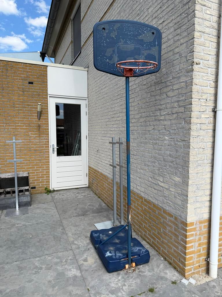 Verstelbare basketbalpaal met bord en ring, Sport en Fitness, Basketbal, Ophalen, Zo goed als nieuw, Ring, Bord of Paal