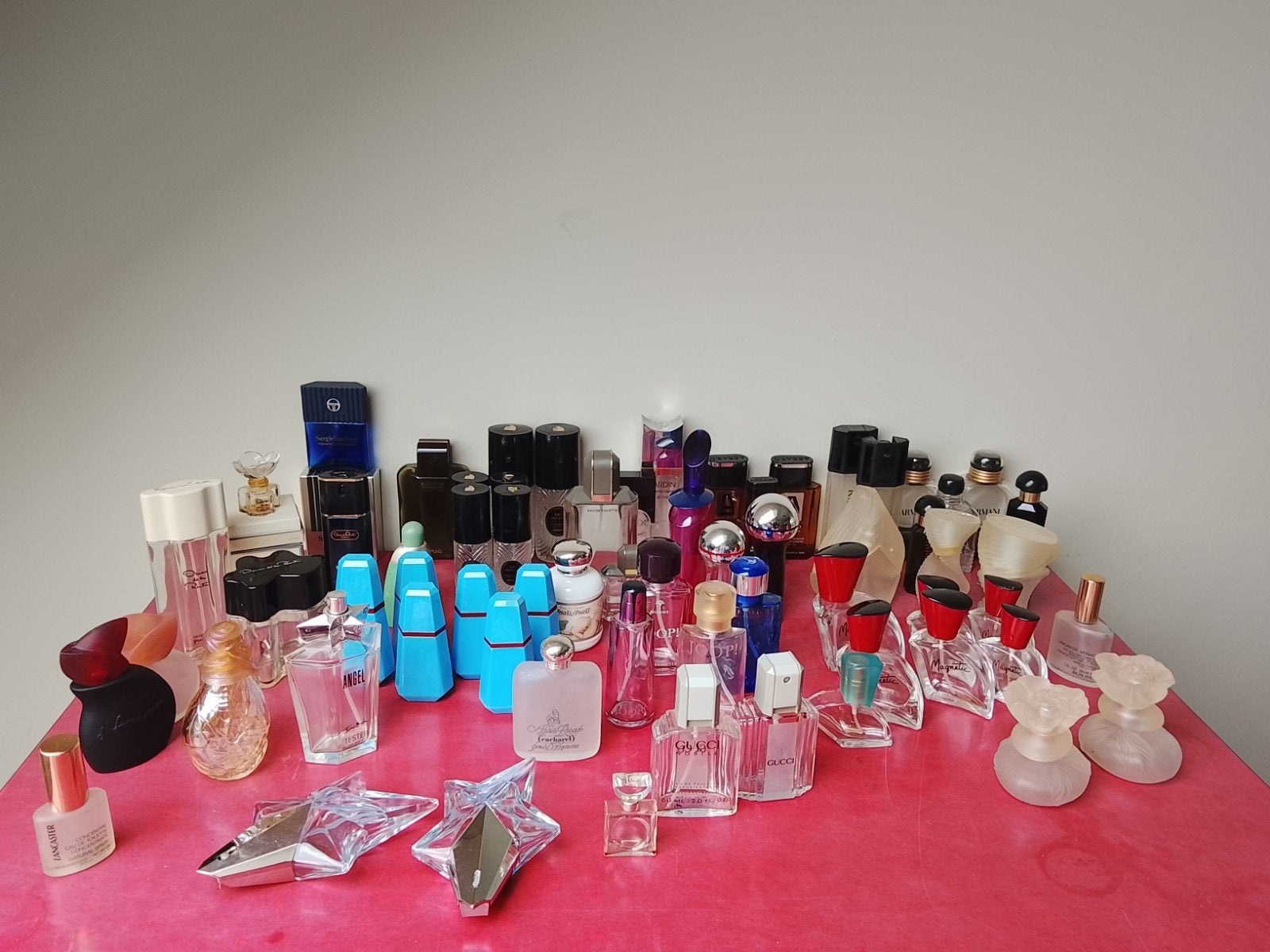 grote collectie  lege parfum flessen vintage, Verzamelen, Ophalen of Verzenden, Parfumfles, Gevuld