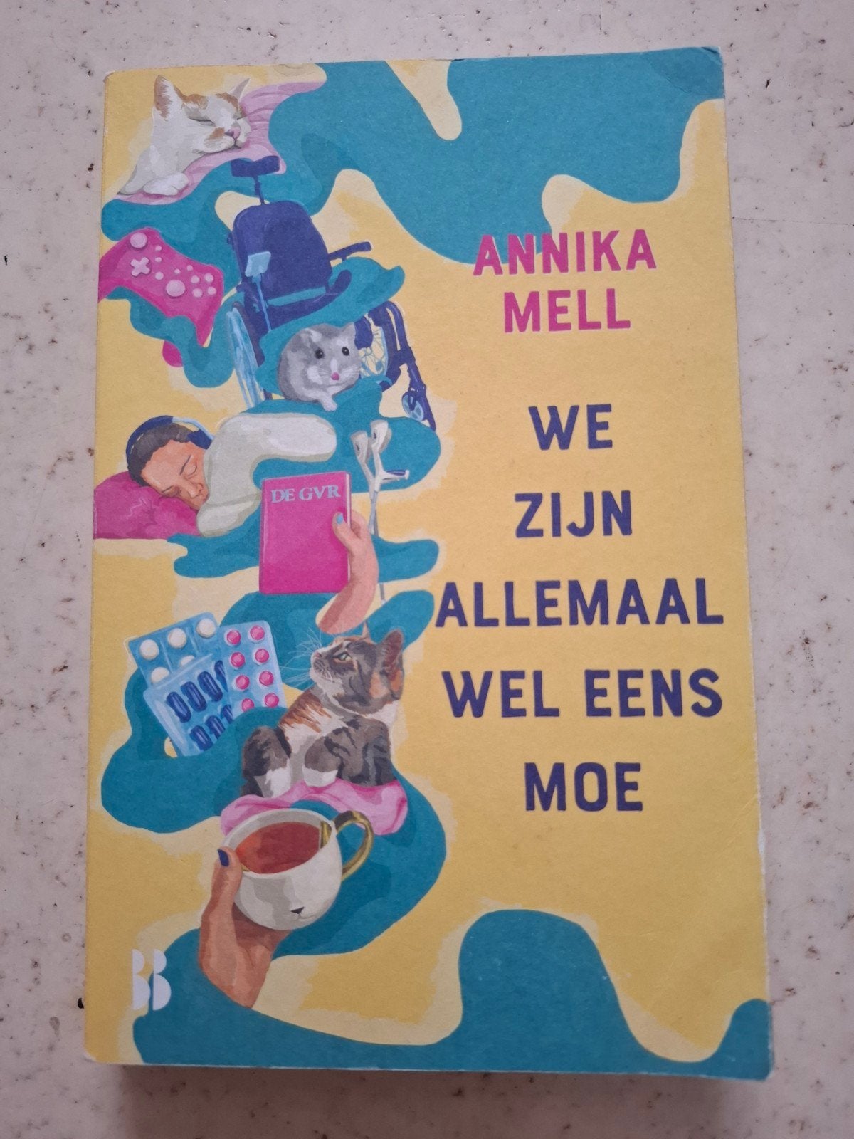 We zijn allemaal wel eens moe - Annika Mell (ME/CVS), Ophalen of Verzenden, Zo goed als nieuw