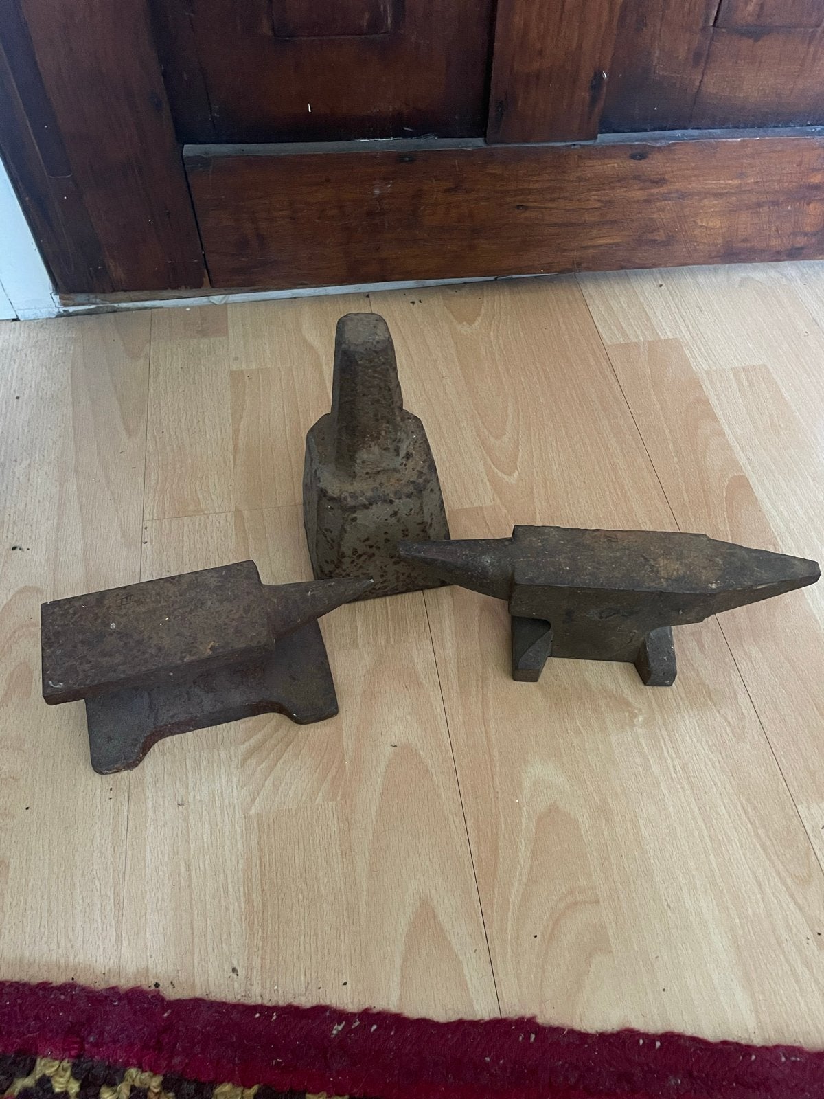 Set van 3 Antieke Aambeelden, Ophalen