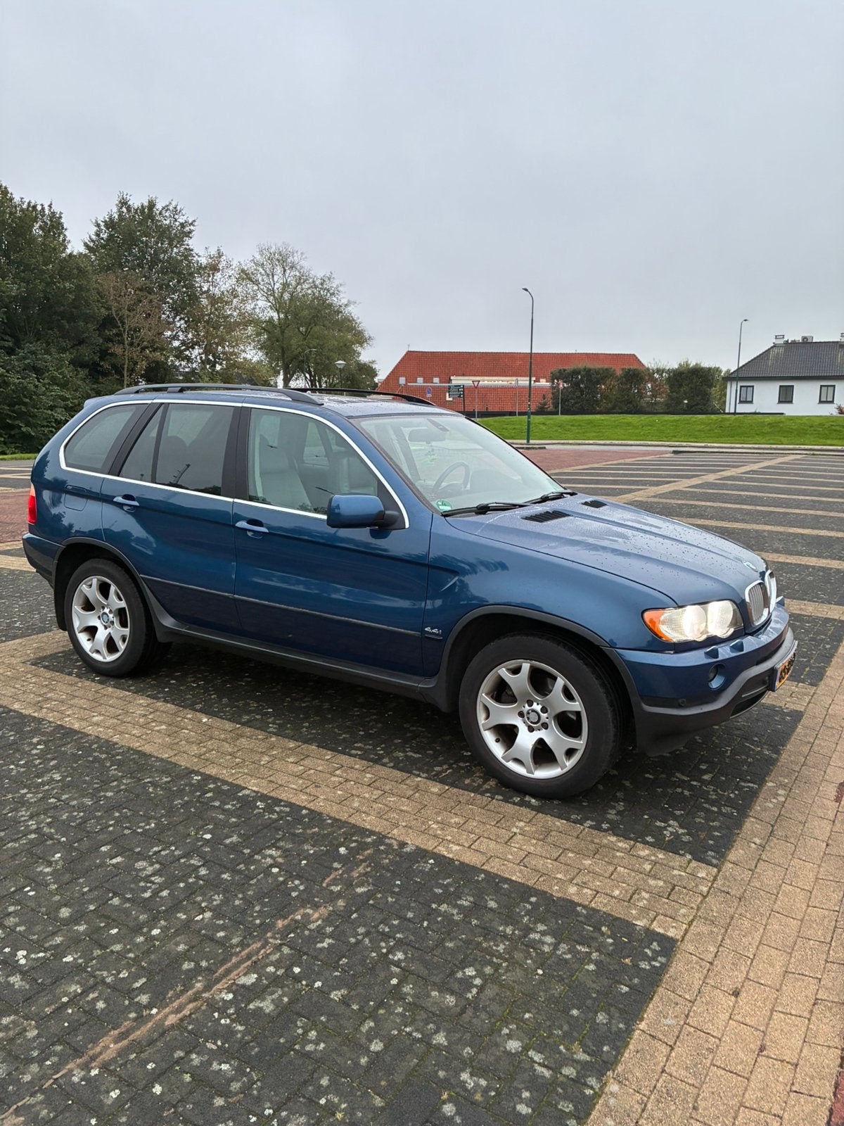 BMW X5 4.4 I AUT 2001 Blauw | blijvend YOUNGTIMER | Bomvol, Auto's, Automaat, Blauw, 2100 kg, Bedrijf