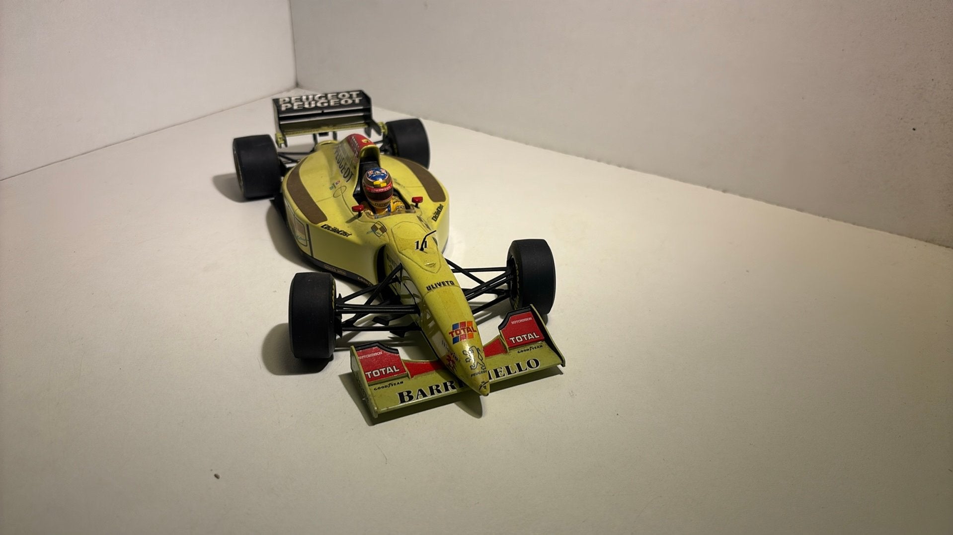 F1 jordan Peugeot Barrichello minichamps 1.18, Hobby en Vrije tijd, Modelauto's | 1:18, Ophalen of Verzenden, MiniChamps, A, A