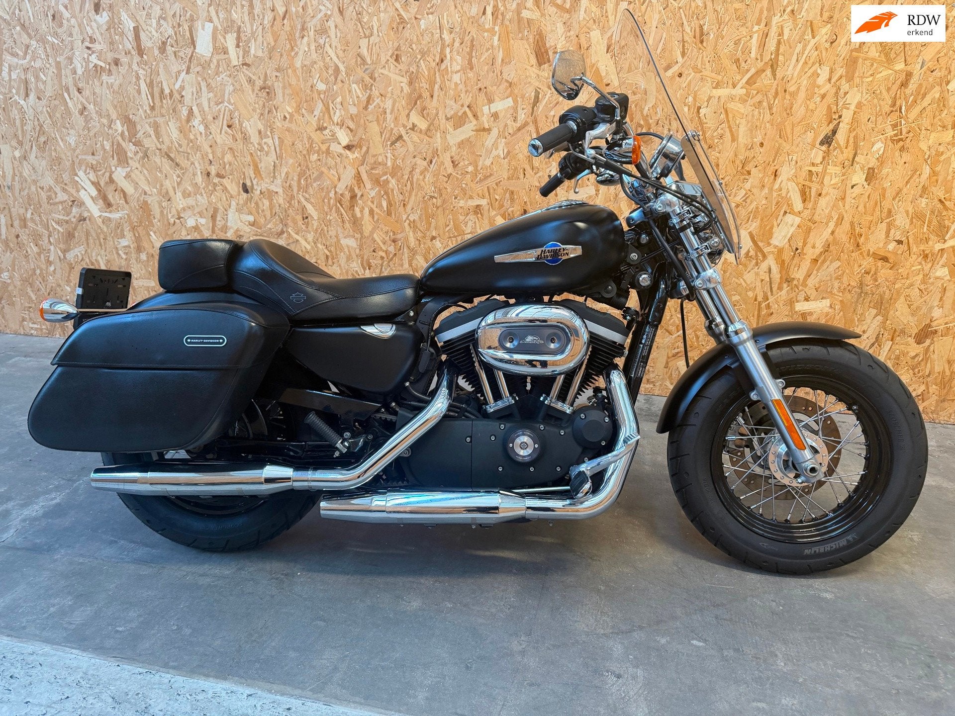 Harley Davidson Sportster 1200 Custom limited nieuwstaat, Motoren, Motoren | Harley-Davidson, Chopper, Bedrijf, 1202 cc, Usa
Usa  Usa, US