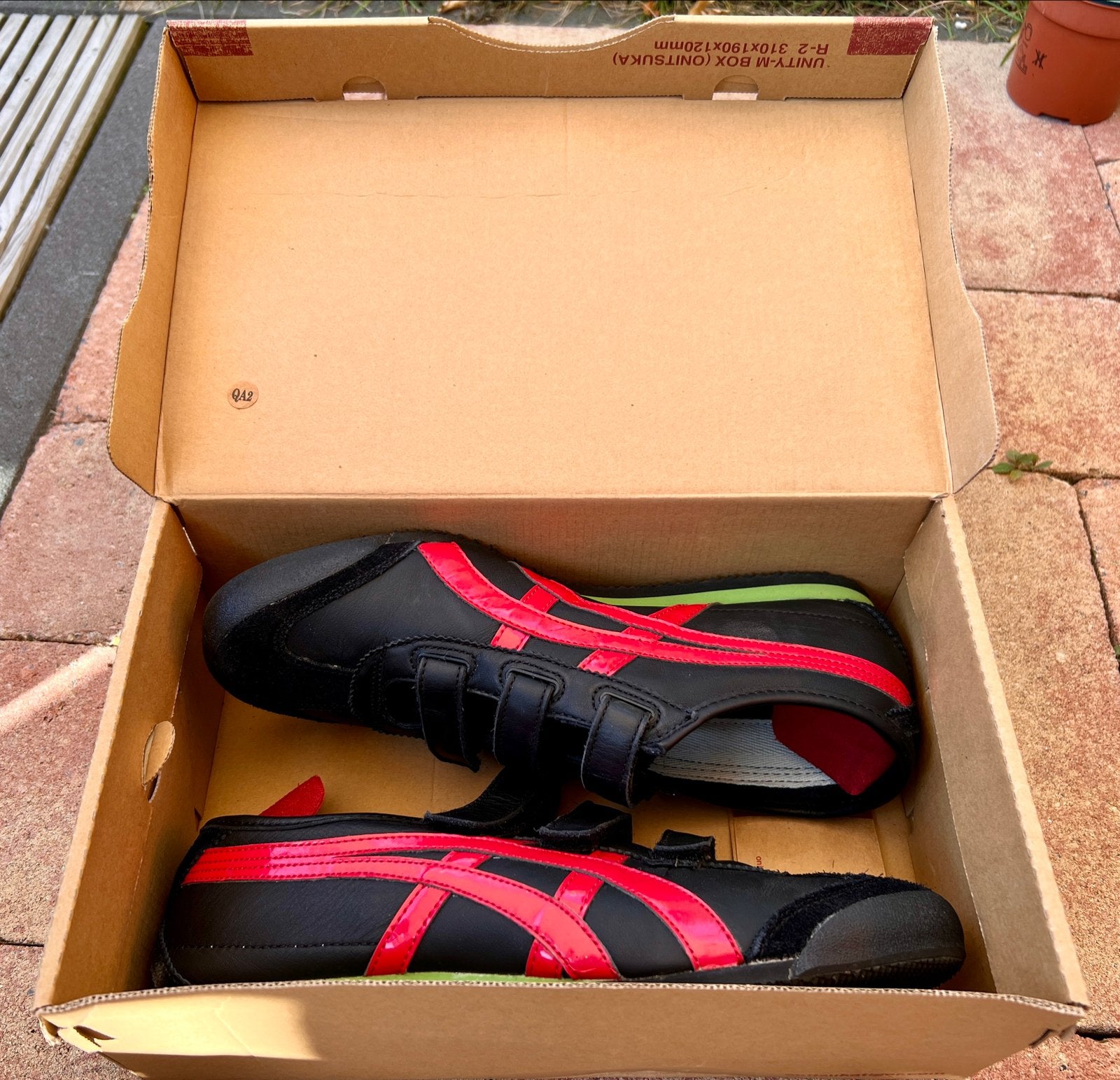 Onitsuka Tiger Mexico 66 Baja  - Zwart/Rood Asics sneakers, Nieuw, Ophalen of Verzenden, Sportschoenen, Zwart