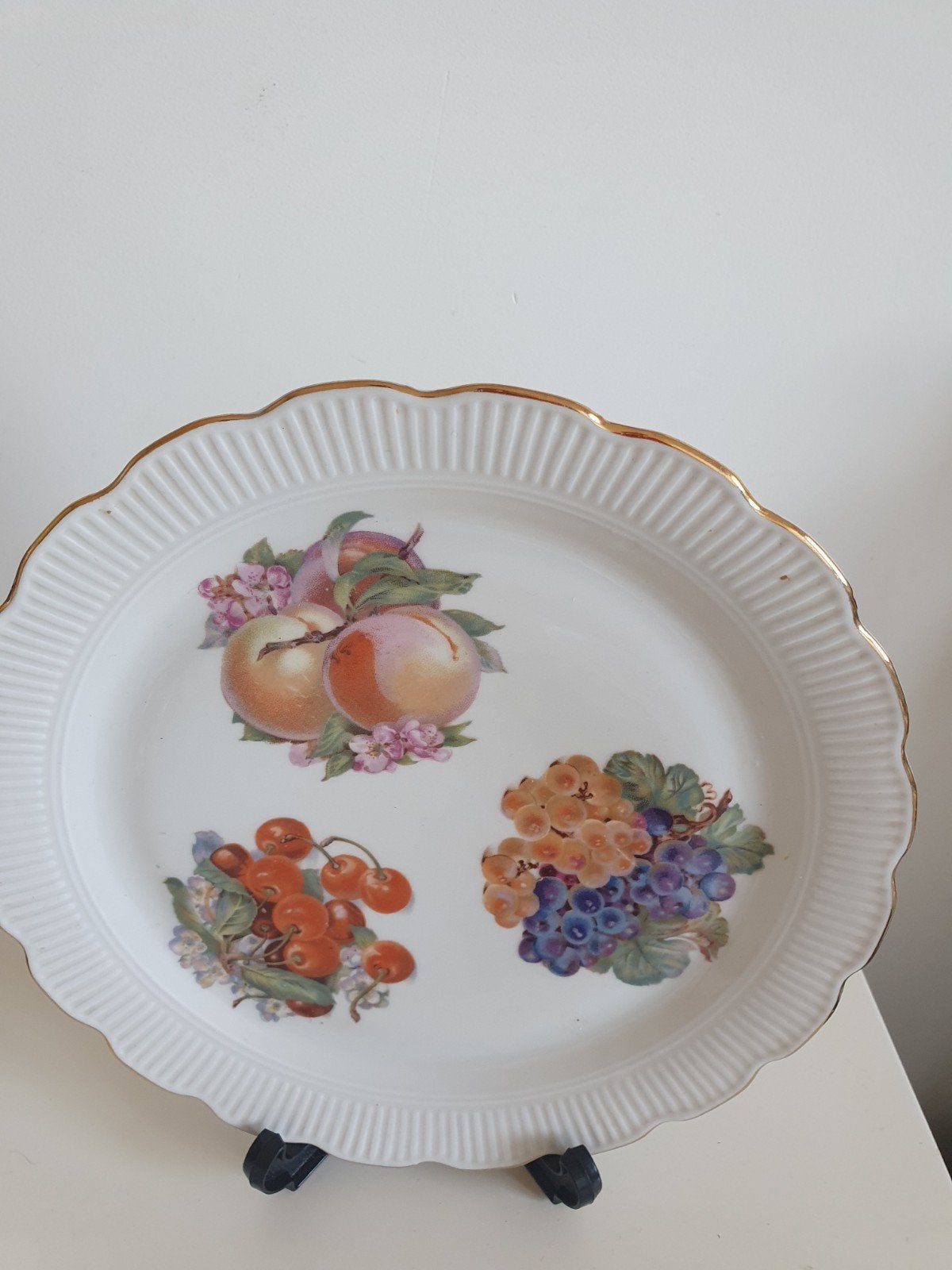 Vintage bord , goude rand ,  21,5 cm. Niet gebruikt, Ophalen of Verzenden