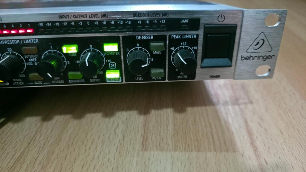 Behringer composer pro- XL  MDX2600, Ophalen of Verzenden