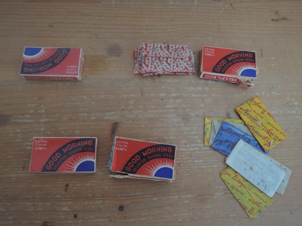 Ouderwetse doosjes met totaal 42 scheermesjes, Ophalen of Verzenden
