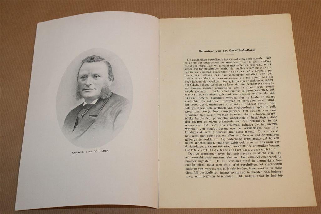 De Auteur van het Oera-Linda-Boek — Boeles 1928, Boeken, Ophalen of Verzenden, Gelezen
