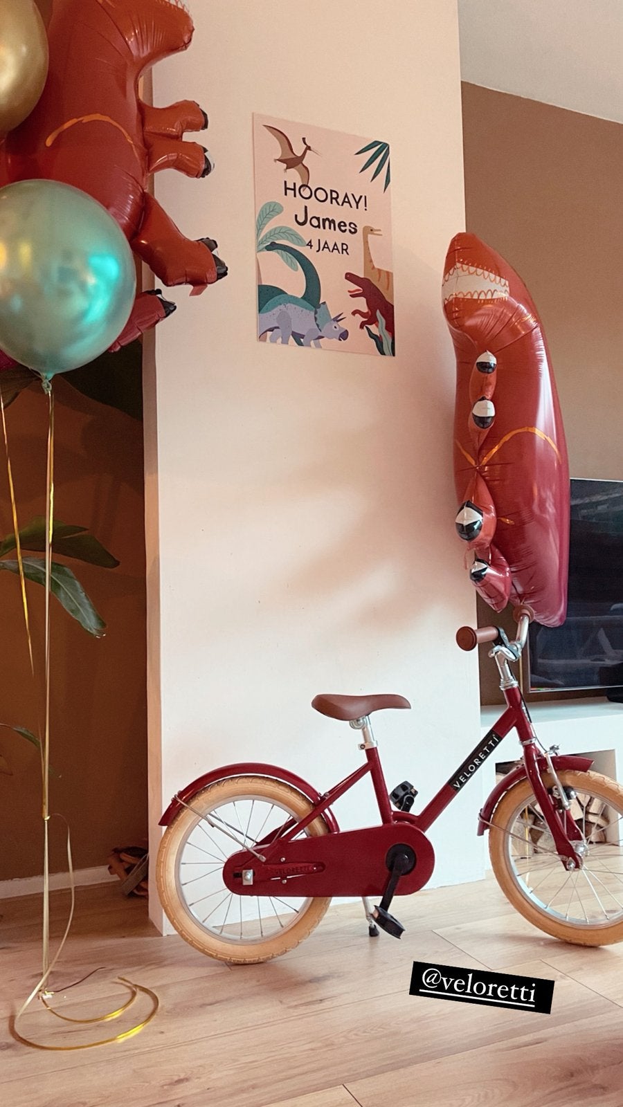 Veloretti kinderfietsje incl veloretti helm, Ophalen, Zo goed als nieuw, Minder dan 16 inch