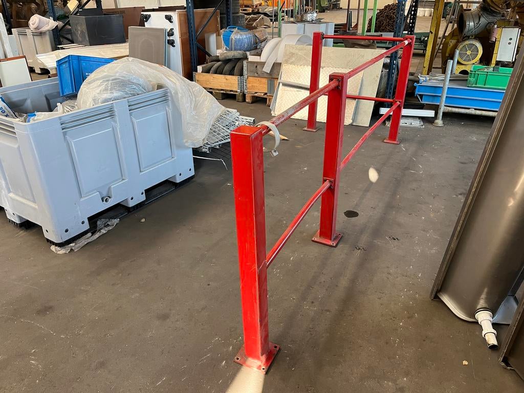 Rode L-vormige omheining, 307x97cm, 1m hoog, Ophalen, Gebruikt, IJzer, Overige typen