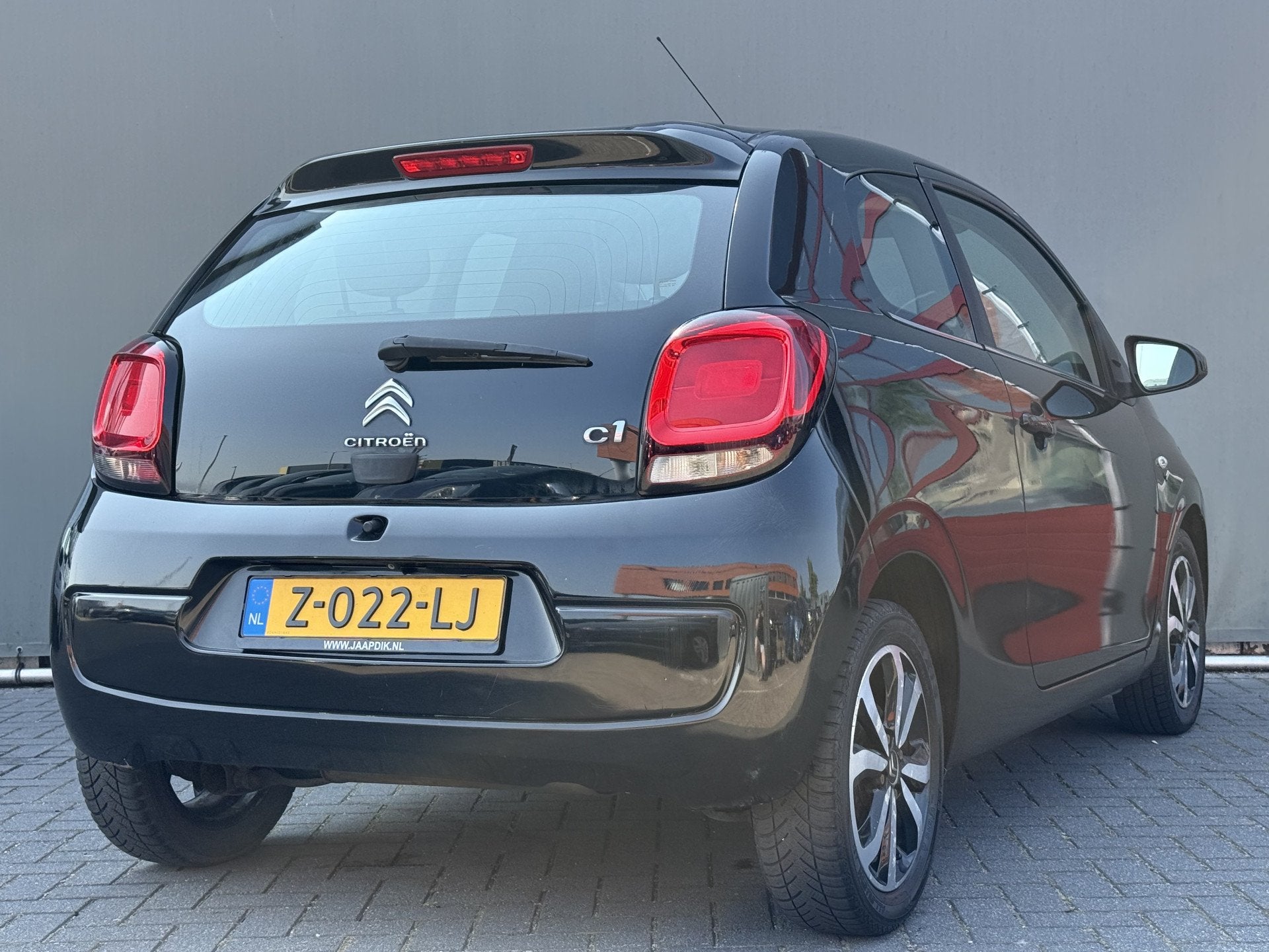 Citroën C1 BWJ 2015 1.2 PureTech 82 PK Shine AIRCO | CAMERA, Auto's, Voorwielaandrijving, Euro 5, Stof, Gebruikt