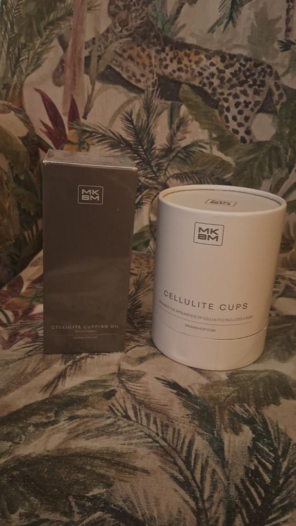 MKBM Cellulite Cupping Set: Olie & Cups.Nieuw!, Ophalen of Verzenden, Nieuw, Bodylotion, Crème of Olie