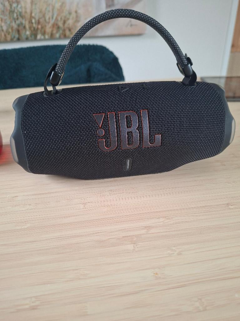 JBL charge 6, Ophalen of Verzenden, Zo goed als nieuw, Minder dan 60 watt, JBL
