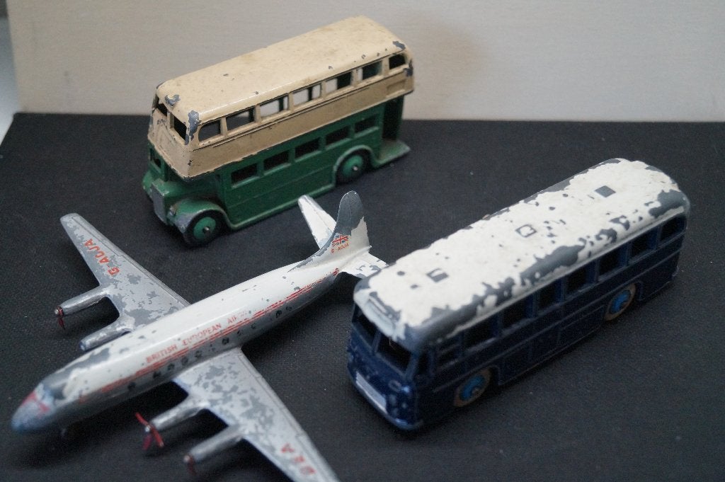 Drie Dinky toys origineel. Opruiming, Verzenden