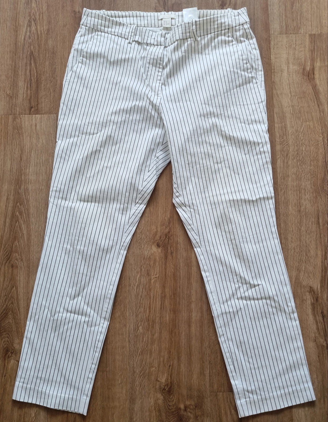 H&M gestreepte broek - maat 44, Kleding | Dames, H&M, Wit, Maat 42/44 (L), Nieuw