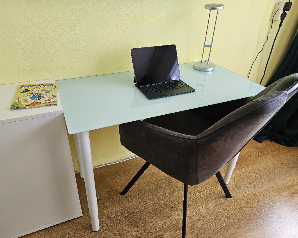 Bureau Ikea glazen blad verstelbare poten 99x52cm, Ophalen, Gebruikt, In hoogte verstelbaar, 52 cm