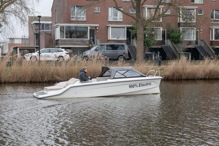 Strana 23 met Greenmarine motor